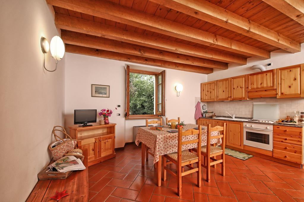 Agriturismo La Breda Guest House San Felice del Benaco Ngoại thất bức ảnh