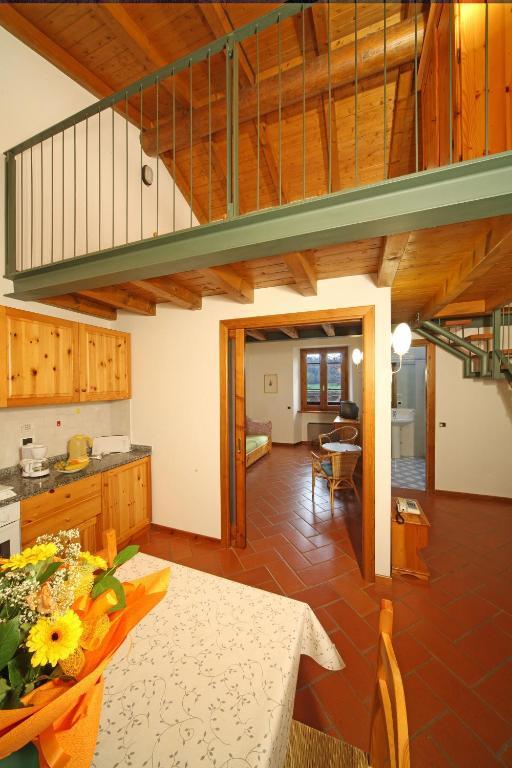 Agriturismo La Breda Guest House San Felice del Benaco Phòng bức ảnh