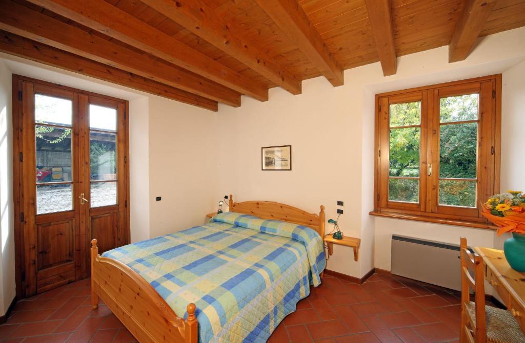 Agriturismo La Breda Guest House San Felice del Benaco Phòng bức ảnh
